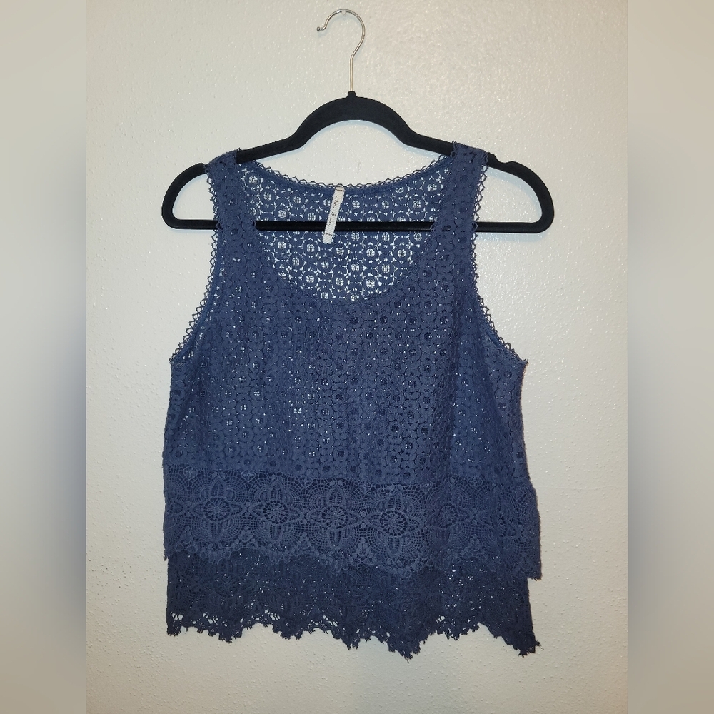 Elegant Lace Sleeveless Top - Blue Willow and Clay Size Small